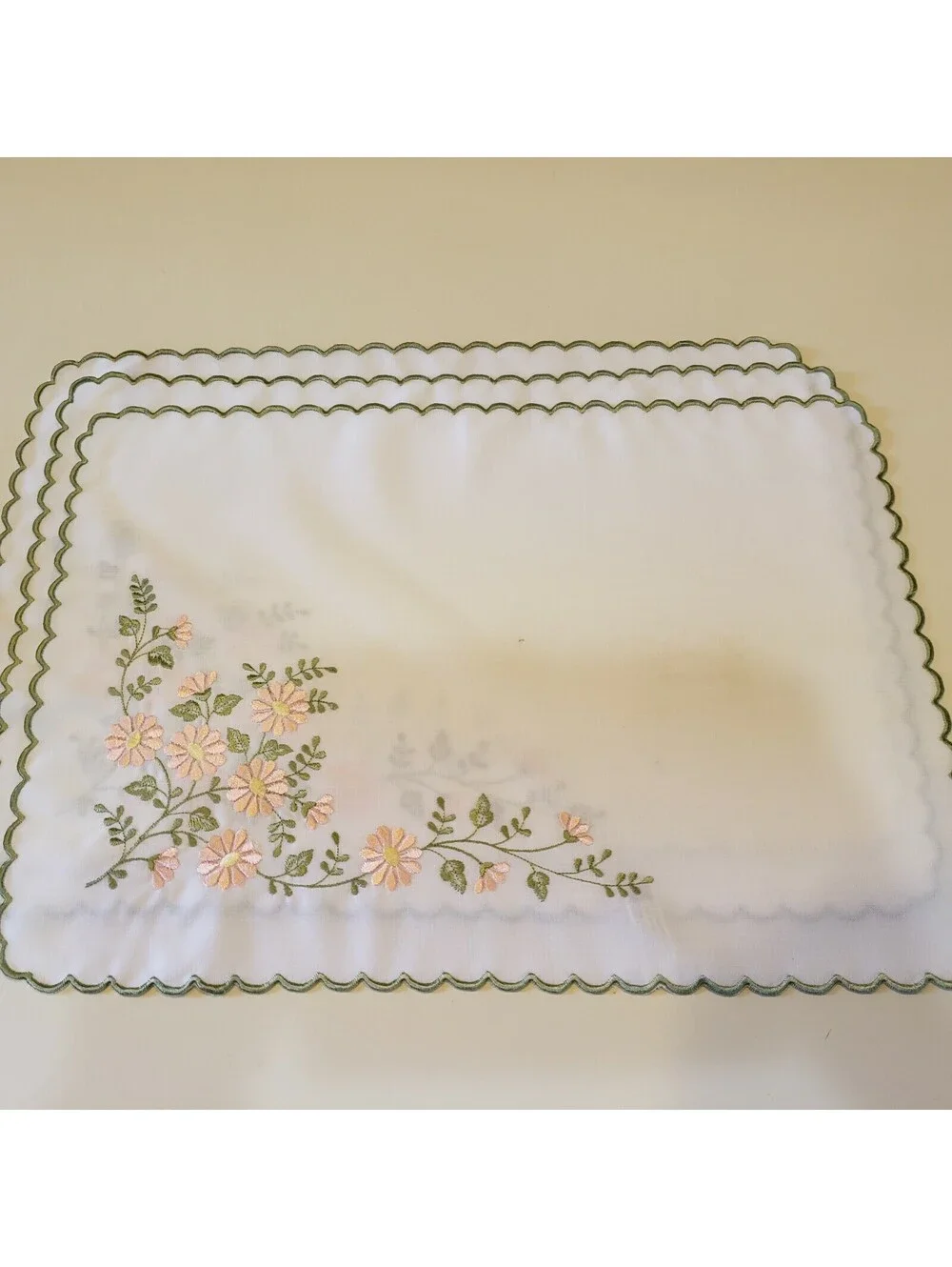 Embroidered Placemats Qty 5 Guy Peixoto Portugal Pink Daisies Scalloped Edge